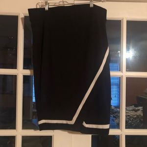 Black and white stretch pencil skirt